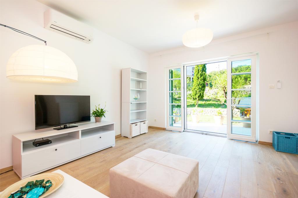 Apartment Barbina Kastelina Sveti Juraj Extérieur photo