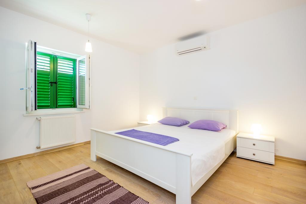 Apartment Barbina Kastelina Sveti Juraj Extérieur photo