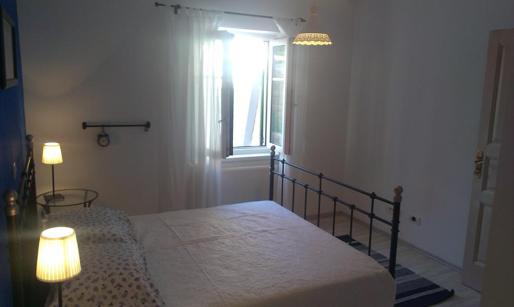 Apartment Barbina Kastelina Sveti Juraj Chambre photo
